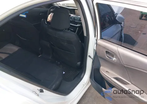 2015 Honda Accord Sport z USA, uszkodzony, nr VIN 1HGCR2F54FA137660